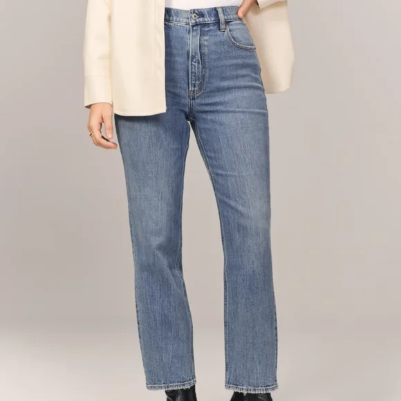 Abercrombie & Fitch Curve Love Ankle Straight Jeans - Picture 4 of 4